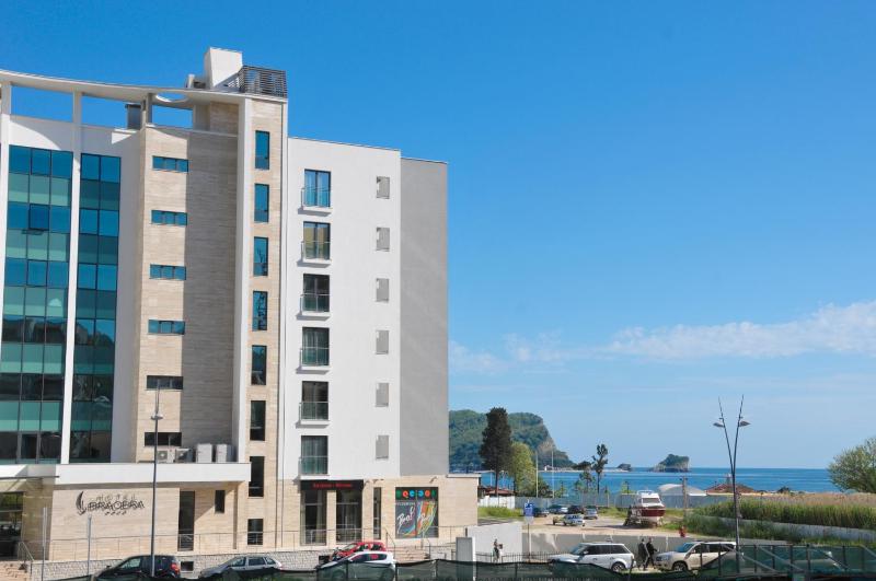 Studio with Balcony and Sea View image 2