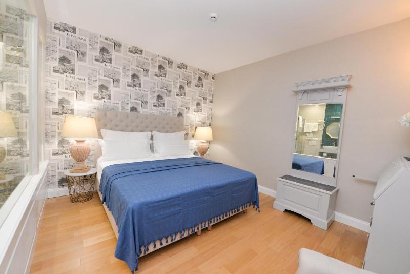 The Duke luxury rooms - image 11