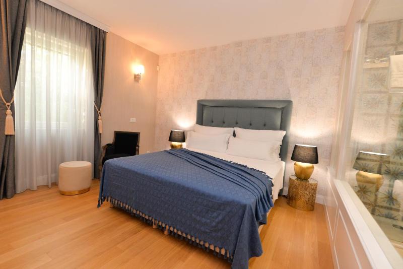 The Duke luxury rooms - image 10