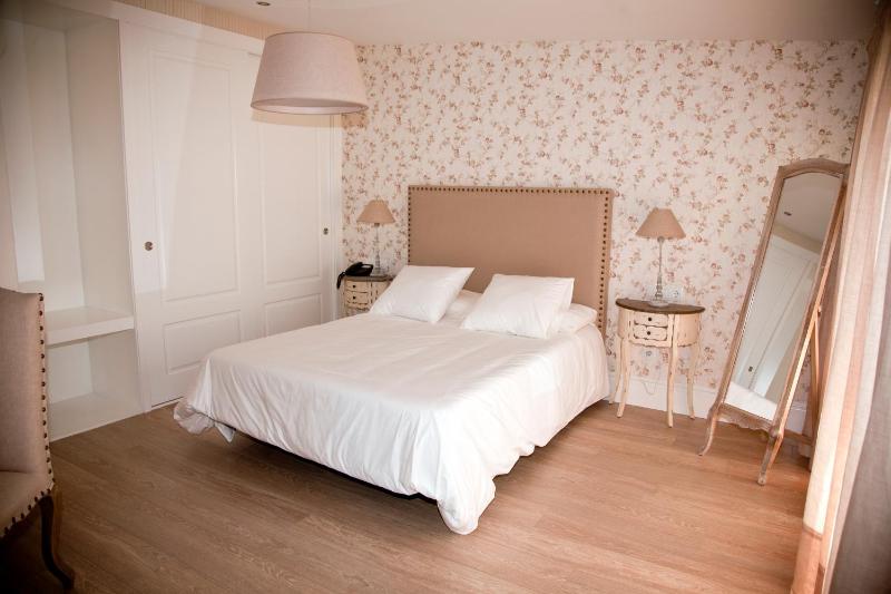 Double or Twin Room image 2