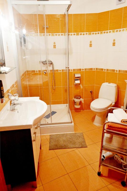 Double Room image 3