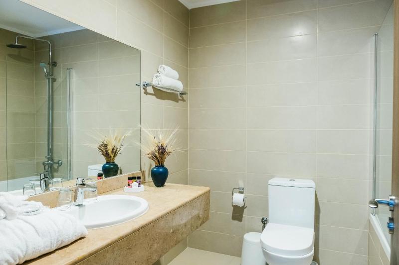 Double or Twin Room image 2