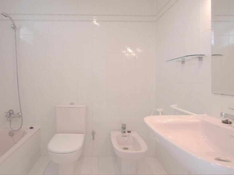 Standard Double Room image 2