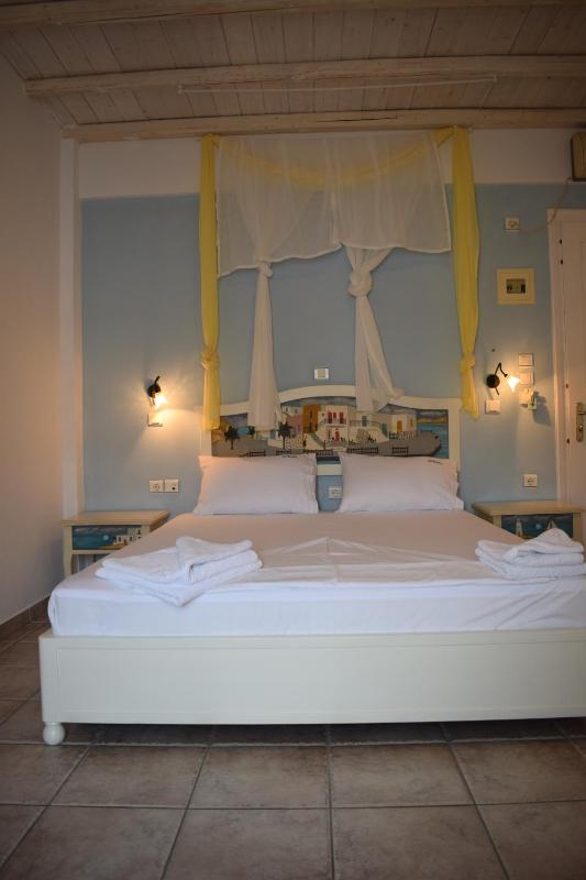 Triple Room with Sea View image 2