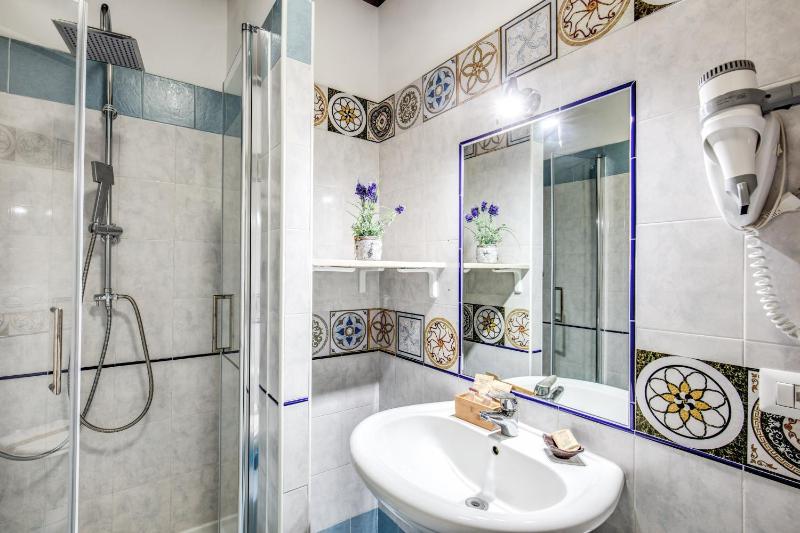 Double or Twin Room image 4