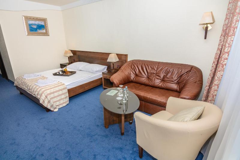 Special Offer - Family Room with Balcony and Sea View - Spring Package image 2