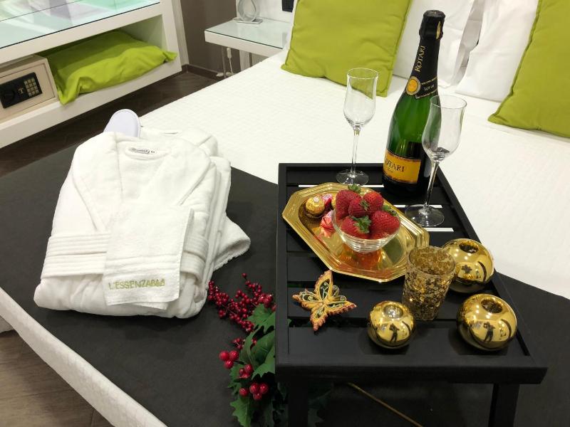 Deluxe Double Room with Sea View image 4