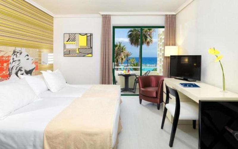 Standard Double Room with Sea View image 1