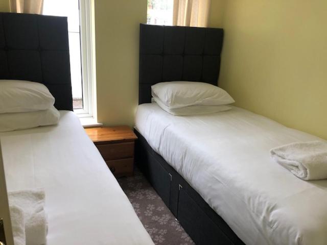 Three-Bedroom Apartment image 4