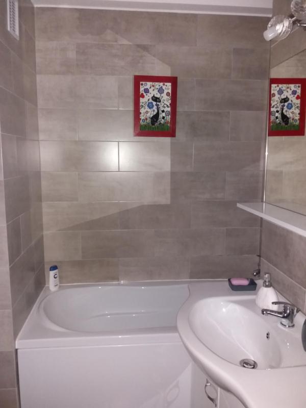 Skyline Central Apartment - image 25