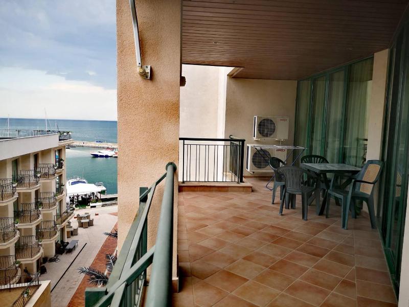 Apartment with Garden View image 4