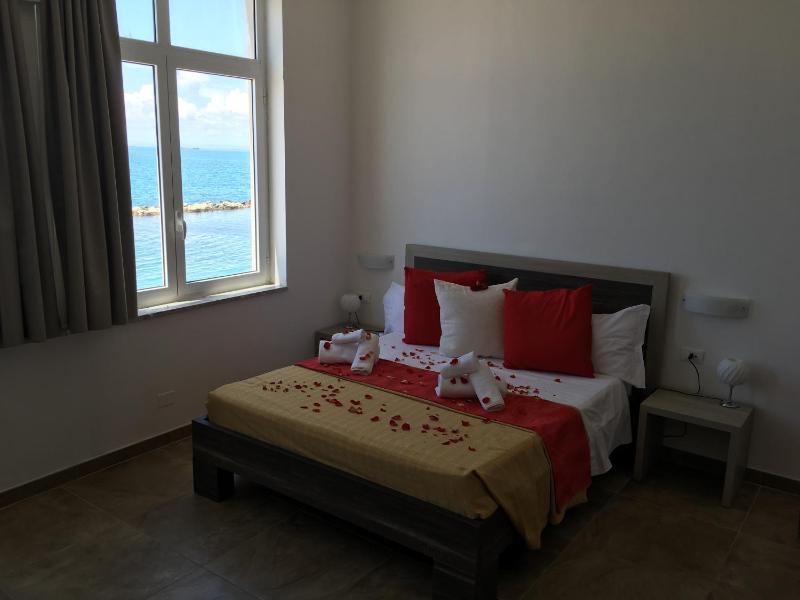Junior Suite with Sea View image 4