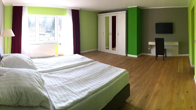 Double Room with Balcony image 4