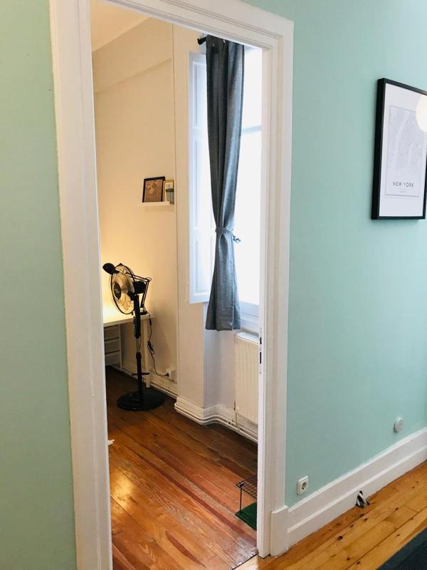 Standard Double Room with Shared Bathroom image 4