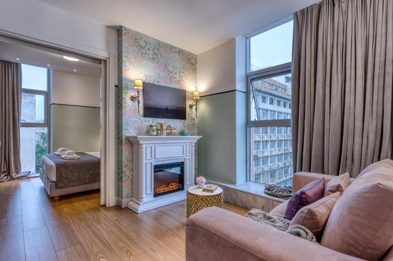 Superior Suite image 2