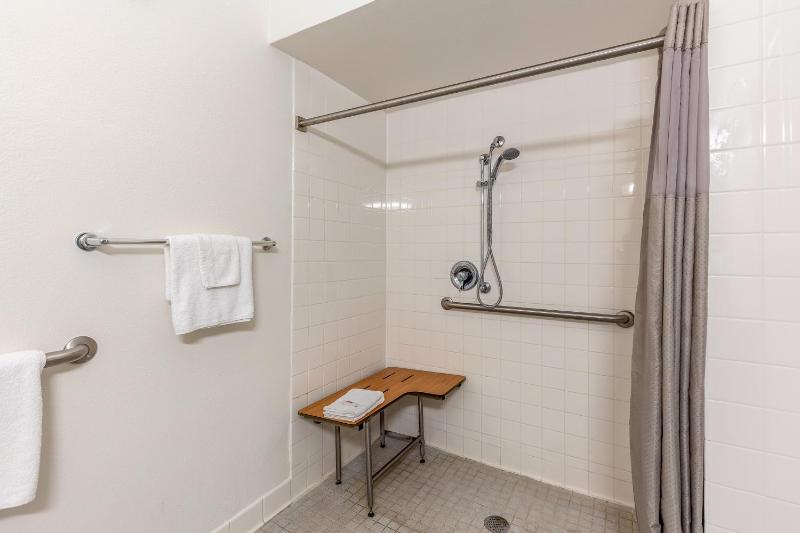 Double Room - Disability Access - Non-Smoking image 4