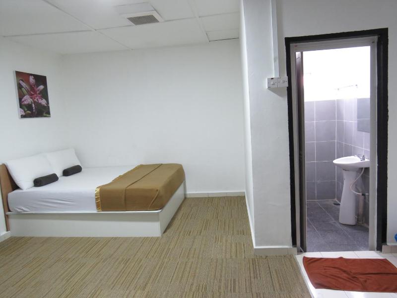 Darulmakmur Chalet - image 31