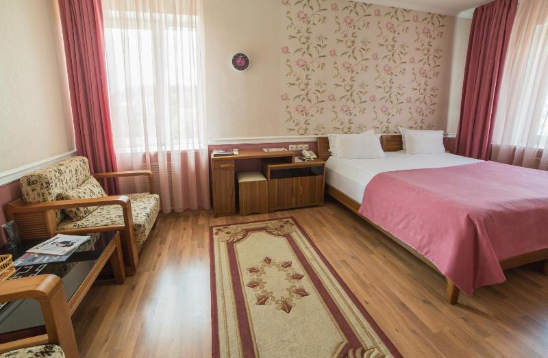 Large Double Room image 3