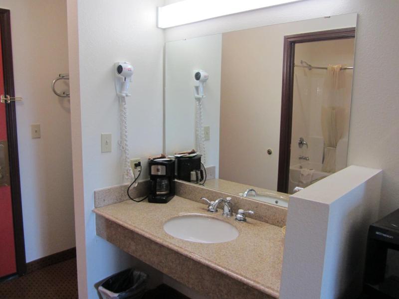 King Room - Non-Smoking image 1