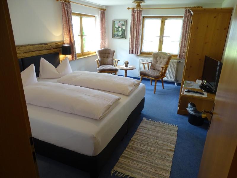 Standard Double Room image 1