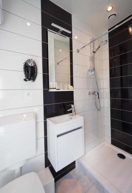 Double Room with Lake View image 1