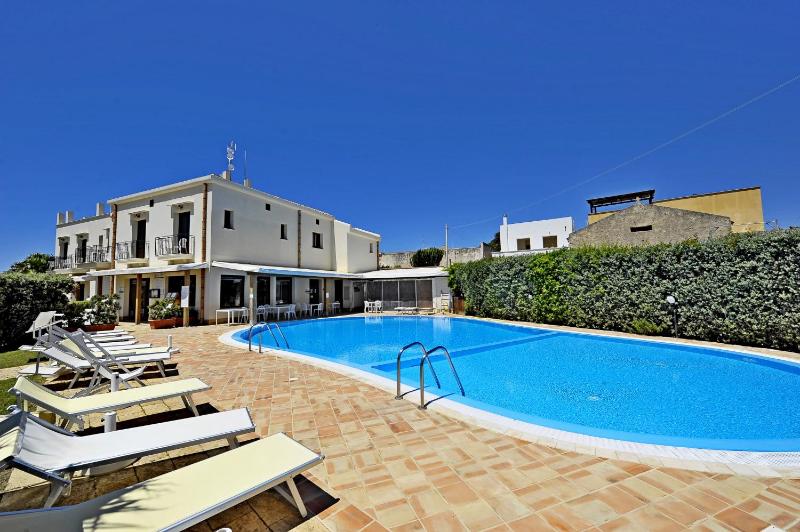 Resort Santa Maria Hotel - image 1