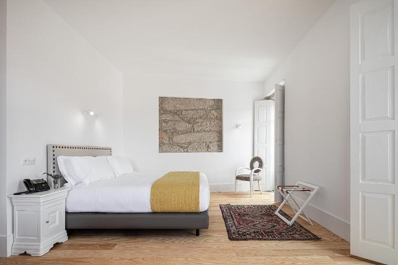 Caléway Hotel - image 36