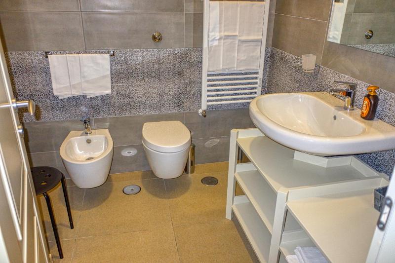 One-Bedroom Apartment image 3
