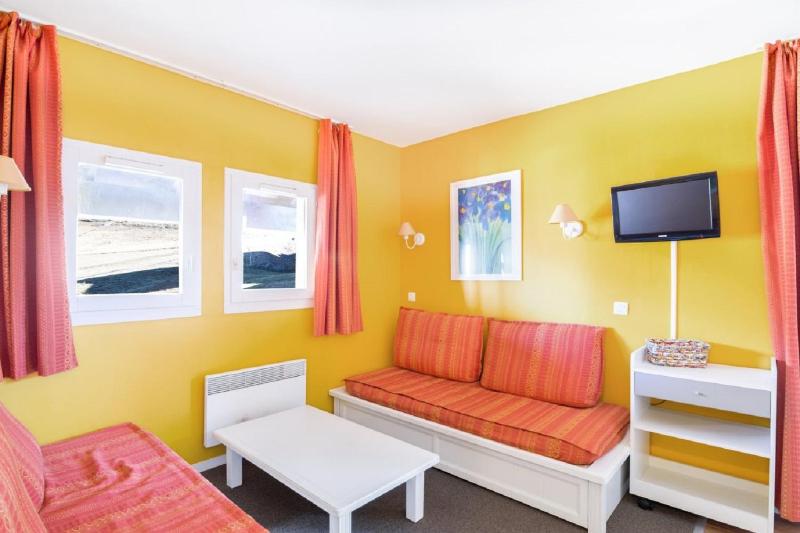 Select One-Bedroom Apartment (5 People) image 1
