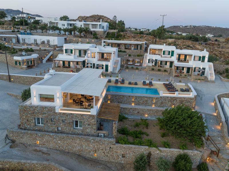 Seethrough Mykonos Suites - image 8