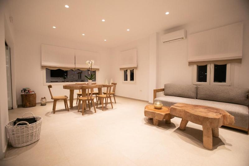 Seethrough Mykonos Suites - image 11
