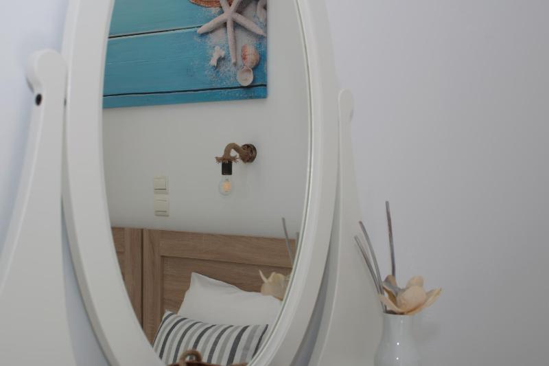 Economy Twin Room - Basement image 1