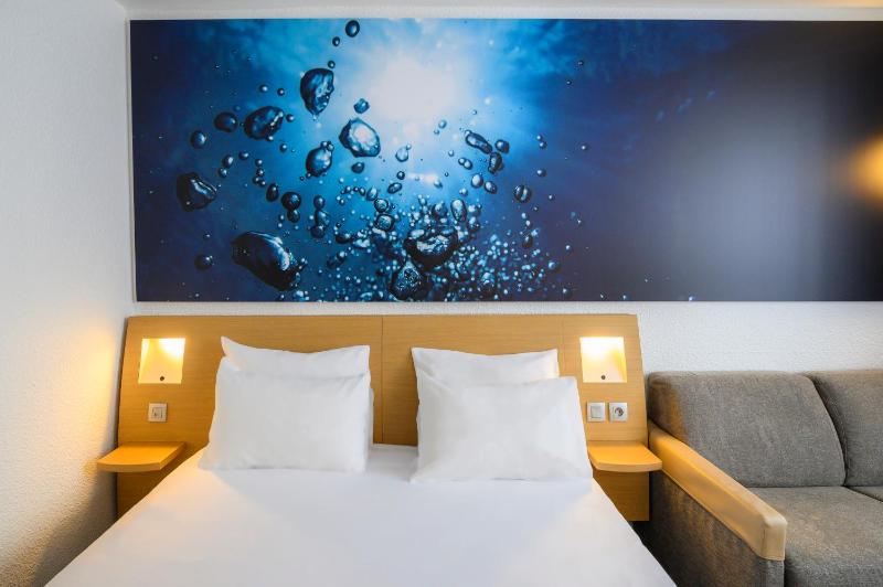 2 Adjacent Rooms image 2