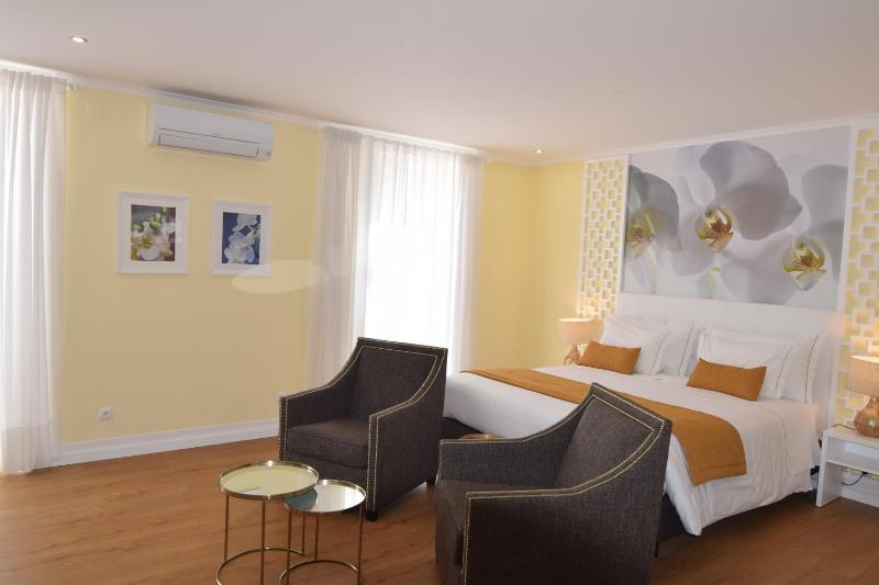 Lx Flowers Apartments - image 6