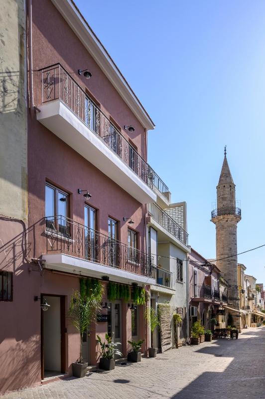 Minaret Suites and Apartments - image 3