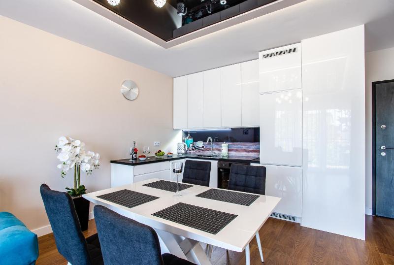 Apartamenty Bristol Ul Piotra Ściegiennego 3 mieszkania 54 - image 2