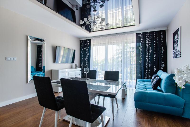 One-Bedroom Apartment image 3