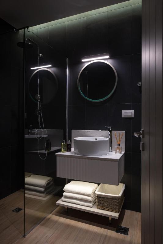 Superior Double Room image 3