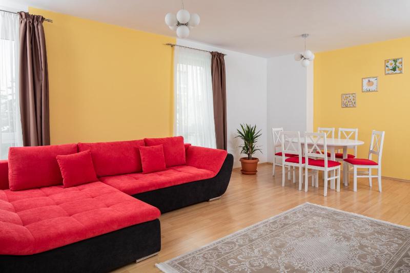 Brasov Holiday Apartments - image 13