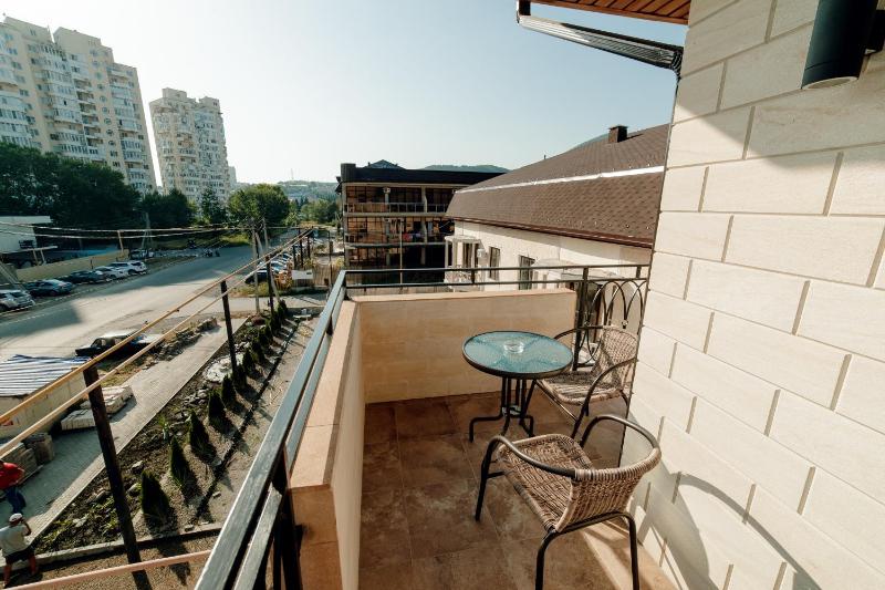 Deluxe Double Room with Balcony image 2