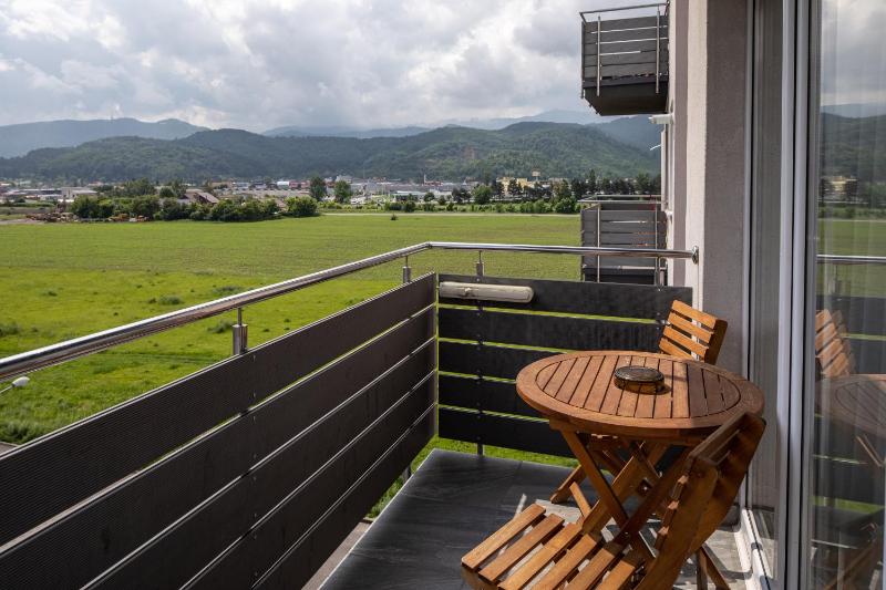 Nature Apartment with Balcony image 3