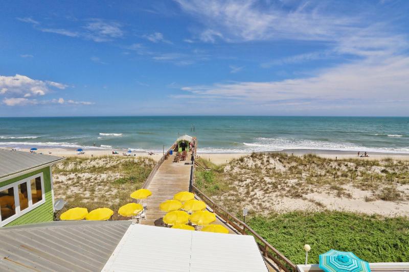 Golden Sands Carolina Beach Oceanfront Tapestry by Hilton - image 40
