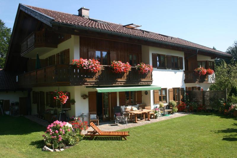 One-Bedroom Apartment (2 - 5 Adults) image 1