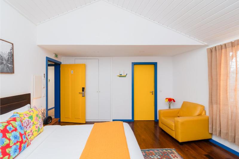 Deluxe Double or Twin Room image 3