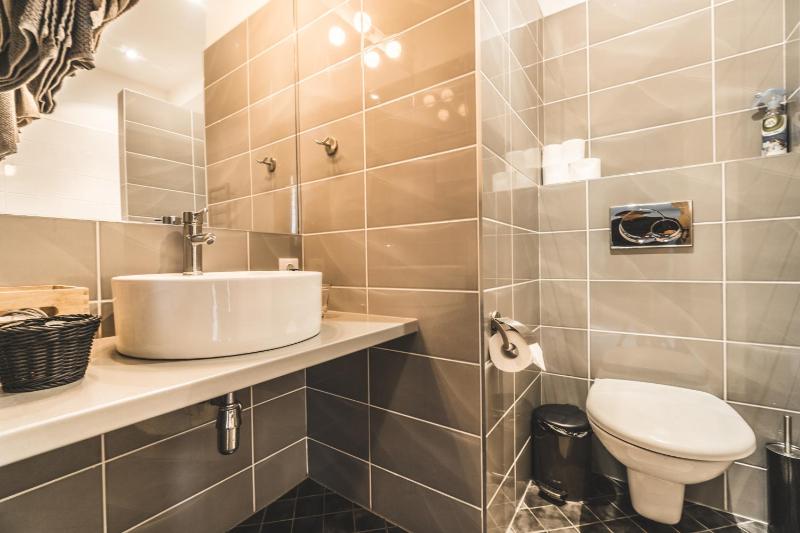 Studio Apartment image 4
