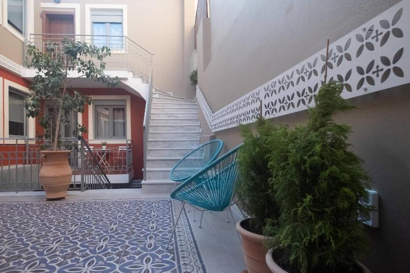 ATHENIAN YARD SUITES - image 3