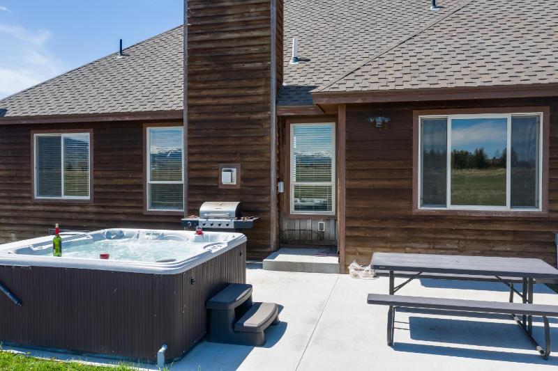 Five-Bedroom House image 3