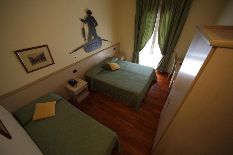 Triple Room image 3
