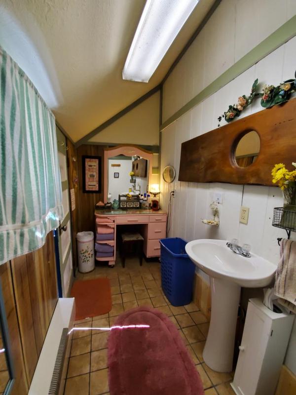 Cabin #1 - The Sewing Room Cabin image 4