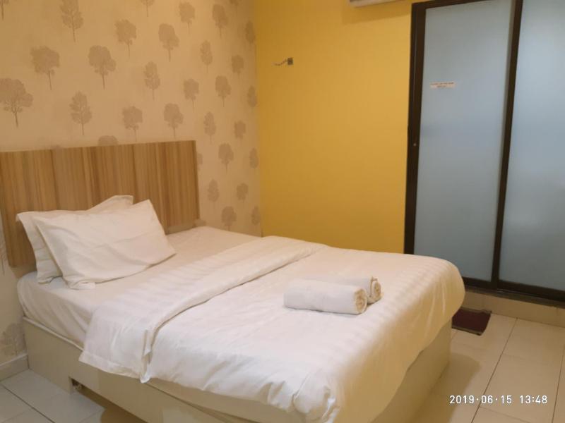 Deluxe Room image 3